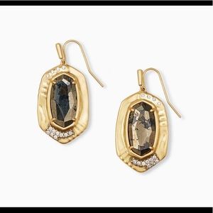 NWT Kendra Scott Anna Vintage Gold Drop Earrings in Black Pyrite